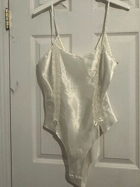 Vintage 90s Erika Taylor Intimates Liquid Satin Lace Bodysuit Teddy‎ - Ivory